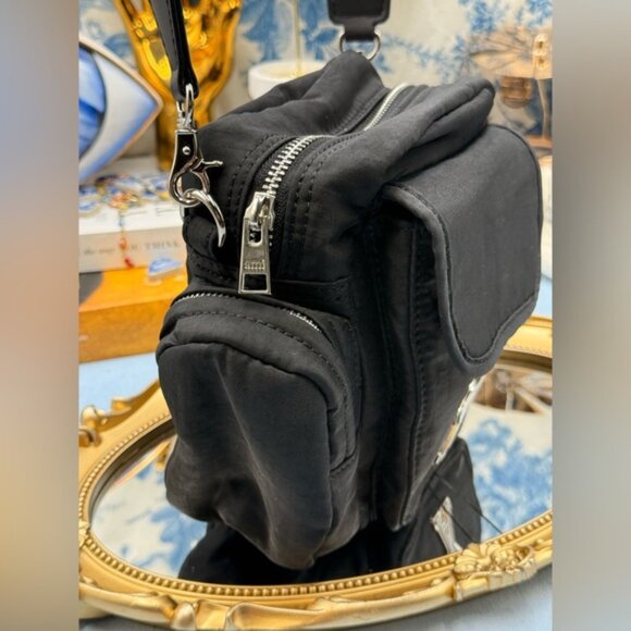 🆕 AMI 🧿 NWOT Tonal Heart Crossbody Pocket Bag - Picture 4 of 16